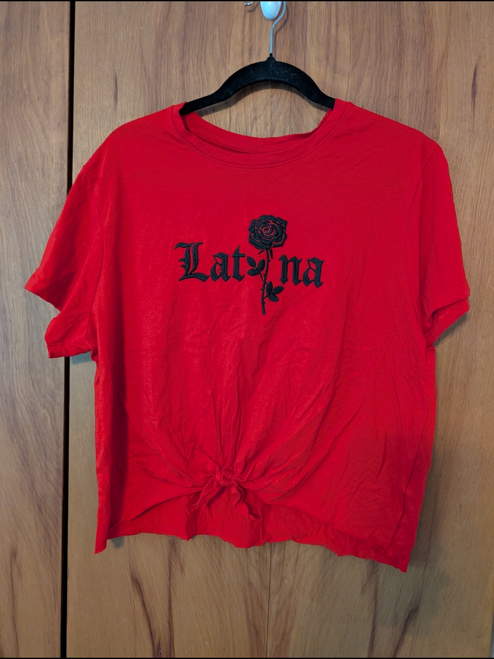 Vibe N Red Knot-Front Latina Graphic Tee Size XL Women's NWT